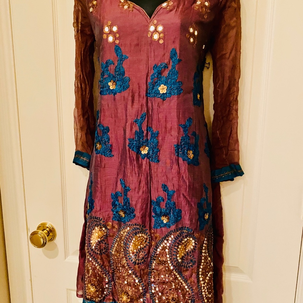 Indian Pakistani salwar suit - small